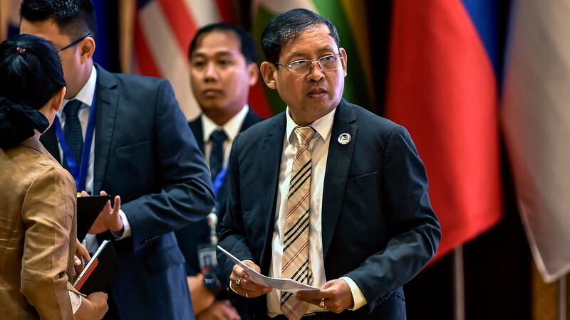 လာအိုနိုင်ငံ ဗီယန်ကျင်းမြို့တွင် ကျင်းပသည့် အရှေ့တောင်အာရှနိုင်ငံများအသင်း အာဆီယံ နိုင်ငံခြားရေးဝန်ကြီးများ အစည်းအဝေး တက်ရောက်ခဲ့သည့် စစ်ကောင်စီ၏ နိုင်ငံခြားရေးဝန်ကြီးဌာန အမြဲတမ်းအတွင်းဝန် ဦးအောင်ကျော်မိုးအား ၂၀၂၄ ခုနှစ် ဇူလိုင်လ ၂၆ ရက်နေ့က တွေ့ရစဉ်။ (Photo: Sai Aung MAIN / AFP)