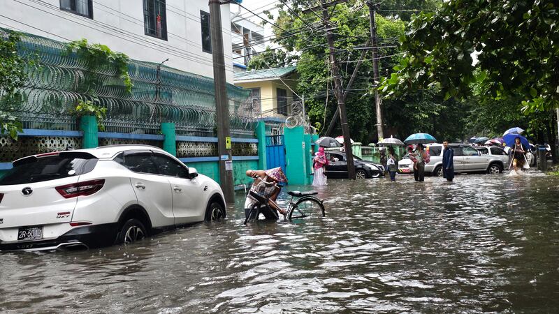 ရန်ကုန်တိုင်း၊ ကမာရွတ်မြို့နယ်တွင် ရေကြီးနေတာကို ၂၀၂၃ စက်တင်ဘာ ၂၀ ရက်နေ့က တွေ့ရစဉ်။ (Photo : RFA)