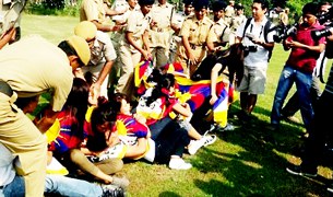 རྒྱ་གར་ཉེན་རྟོག་པས་བོད་མི་༡༣འཛིན་བཟུང༌བྱས་ཡོད་པ། རྒྱ་གར་ཉེན་རྟོག་པས་བོད་མི་༡༣འཛིན་བཟུང༌བྱས་ཡོད་པ།