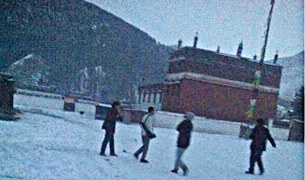 བླ་བྲང་དགོན་པར་དམ་བསྒྲགས།