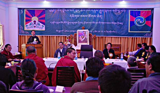 མདོ་སྨད་ཆོལ་ཁའི་དམིགས་བསལ་ཚོགས་ཆེན། 
