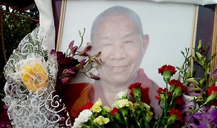 ཀོ་པན་མཁན་ཆེན་ལྷུན་གྲུབ་རིག་གསལ་མཆོག་སྐུ་གཤེགས། ཀོ་པན་མཁན་ཆེན་ལྷུན་གྲུབ་རིག་གསལ་མཆོག་སྐུ་གཤེགས།