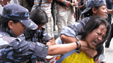 བལ་ཡུལ་དུ་བོད་མི་ཆིག་སྟོང་ལྷག་འཛིན་བཟུང་བྱས་པ།