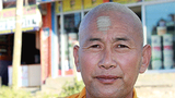 བོད་ནས་རྐྱང་ཕྱག་འཚལ་ཏེ་རྡོ་རྗེ་གདན་དུ་འབྱོར་ཡོད་པ།