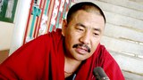 མགོ་བོ་བཏུད་དེ་མྱ་ངན་ཞུ།