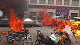 བོད་མི་༤༡གིས་རང་ལུས་མེར་བསྒྲོན་པ།