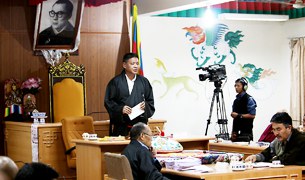 སྤྱི་འཐུས་ལྷན་ཚོགས་ཀྱི་གྲོས་ཚོགས་ཚོགས་དུས་གཉིས་པ།