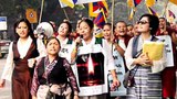 ཕྱི་ཕྱོཊ་སུ་གནས་པའི་བོད་མི་ནས་གདུང་སེམས་མཉམ་བསྐྱེད།