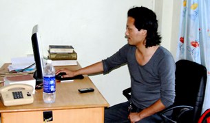བཙན་བྱོལ་བོད་གཞུང་ཞེས་པ་བོད་མིའི་སྒྲིག་འཛུཊ་ལ་བསྒྱུར་བ།