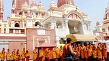 བཞུཊ་སྒར་ནས་ལྡི་ལི་བར་གདུང་སེམས་མཉམ་སྐྱེའི་གོམ་བགྲོད།