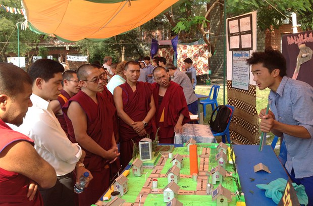 སེ་ལ་ཀུའི་བོད་ཁྱིམ་སློབ་གྲྭའི་ཚན་རིག་འགྲེམས་སྟོན་ཀྱི་ལས་གཞི་དེ་བཞིན། དེ་རིང་ཕྱི་ཚེས་༢༦ཉིན་མཇུག་སྒྲིལ་ཡོད་པ།
