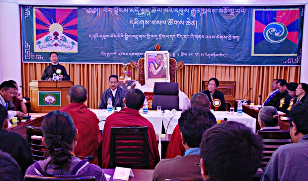 མདོ་སྨད་ཆོལ་ཁའི་ཚོགས་ཆེན་འགོ་འཛུགས། མདོ་སྨད་ཆོལ་ཁའི་ཚོགས་ཆེན་འགོ་འཛུགས།