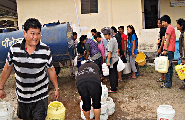 ཚེ་རིང་དོན་ལྡན་གཞི་ཆགས་སུ་འཐུང་ཆུའི་དཀའ་ངལ། ཚེ་རིང་དོན་ལྡན་གཞི་ཆགས་སུ་འཐུང་ཆུའི་དཀའ་ངལ།