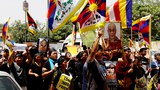 ལྡི་ལི་རུ་བོད་མི་བཞི་འཛིན་བཟུང༌།