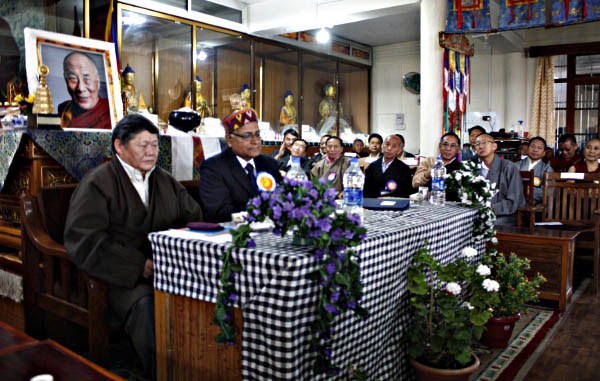 དབུས་སྨན་རྩིས་ཁང་དབུ་བརྙེས་ནས་མི་ལོ༥༢འཁོར་བ། དབུས་སྨན་རྩིས་ཁང་དབུ་བརྙེས་ནས་མི་ལོ༥༢འཁོར་བ།