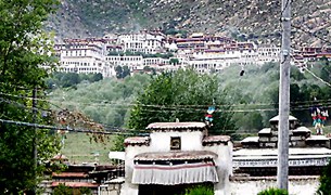 བོད་ཀྱི་འབྲས་སྤུངས་དགོན་པའི་ནང་དམ་བསྒྲགས། བོད་ཀྱི་འབྲས་སྤུངས་དགོན་པའི་ནང་དམ་བསྒྲགས།