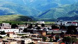 ཆབ་སྲིད་བཙོན་ཟུར་དགོན་པ་ནས་ཕྱིར་ཕུད་བྱེད་པ།