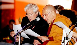 རྒྱ་གར་གཞུང་མང་ལ་ཐུཊ་རྗེ་ཆེ། རྒྱ་གར་གཞུང་མང་ལ་ཐུཊ་རྗེ་ཆེ།