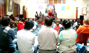 བཙན་བྱོལ་བོད་གཞུང་གི་མཚན་བྱང་བསྐྱར་བཅོས་ཐད་བསམ་ཚུལ།
