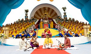 ཀརྨ་པ་སྐུ་འཕྲེང་དང་པོ་སྐུ་འཁྲུངས་ནས་ལོ་ངོ་༩༠༠འཁོར་བ། ཀརྨ་པ་སྐུ་འཕྲེང་དང་པོ་སྐུ་འཁྲུངས་ནས་ལོ་ངོ་༩༠༠འཁོར་བ།