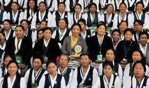 བུད་མེད་ལྷན་ཚོགས་ཀྱི་ཚོགས་ཆེན་ཐེངས་༡༠པ། བུད་མེད་ལྷན་ཚོགས་ཀྱི་ཚོགས་ཆེན་ཐེངས་༡༠པ།