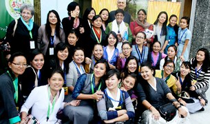 དུས་རབས་ཉིར་གཅིག་པའི་ནང་བེུད་ཚོས་འགོ་ཁྲིད་བྱེད་ཕྱོཊ། དུས་རབས་ཉིར་གཅིག་པའི་ནང་བེུད་ཚོས་འགོ་ཁྲིད་བྱེད་ཕྱོཊ།