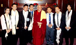 ཁེ་ན་ཌ་བོད་ཕྲུག་ལས་འཆར་ཚོགས་ཆུང་ནས་རོགས་རམ། ཁེ་ན་ཌ་བོད་ཕྲུག་ལས་འཆར་ཚོགས་ཆུང་ནས་རོགས་རམ།