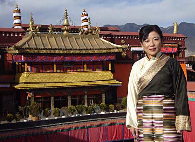 འོད་ཟེར་ལགས་སུ་ཕྱིར་བསྐྱོད་ལག་ཁྱེར་སྤྲོད་མེད་པ། 