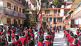 ཡོང་གླིང་སློབ་གྲྭ་བརྙེས་ནས་ལོ་༢༥འཁོར་བ་༡།