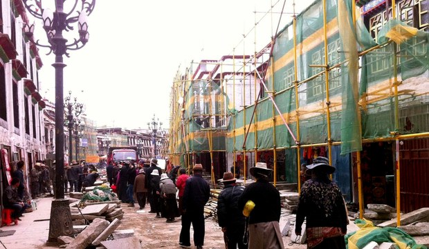ལྷ་ས་སྐྱོབ་རོགས་ཞེས་པའི་རྩོམ་ཡིག།