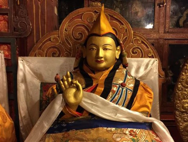 ༸རྒྱལ་མཆོག་སྐུ་ཕྲེང་བཅུ་གཉིས་པ་འཕྲིན་ལས་རྒྱ་མཚོ།