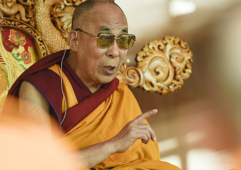 ༸གོང་ས་མཆོག་ནས་ལ་དྭགས་ལ་དུས་འཁོར་དབང་ཆེན་ཐེངས་༣༣པ་སྩོལ་བཞིན་པ།