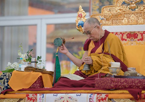 ༸གོང་ས་མཆོག་ནས་ཐོས་བསམ་སྒོམ་གསུམ་དང་དཀར་ཟས་བསྟེན་ཕྱོགས་སོགས་ཀྱི་སྐོར་བཀའ་སློབ་གནང་བ།