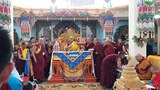 སོག་ཡུལ་དགའ་ལྡན་ཐེག་ཆེན་གླིང་དགོན་པའི་ཡན་ལག་བྷཏ་ས་གྷཱལ་དགོན་པ་རྡོ་རྗེ་གདན་དུ་གསར་བཞེངས་ལེགས་གྲུབ་ཀྱི་དབུ་འབྱེད་མཛད་སྐབས། ༢༠༡༧།༡།༩