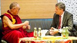 ༸གོང་ས་མཆོག་དང་ཨོ་སི་ཊེ་རི་ཡའི་སྲིད་བློན་མཇལ་འཕྲད།