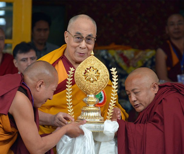 བར་ཁམས་རོང་པོ་སེར་སྐྱ་མི་མང་གི་བརྟན་བཞུགས། བར་ཁམས་རོང་པོ་སེར་སྐྱ་མི་མང་གི་བརྟན་བཞུགས།