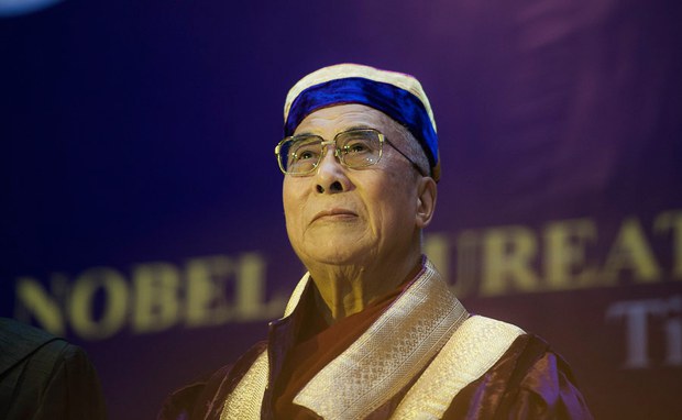 གོང་ས་མཆོག་རྒྱ་གར་ཧི་མ་ཅལ་སླིབ་ཆེན་གྱི་མཛད་སྒོའི་དབུ་བཞུགས་སྐབས། ༢༠༡༤།༣།༡༩