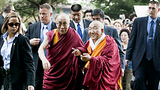 ༸གོང་ས་མཆོག་བུ་ལུ་མིང་ཀྲོན་དུ་༸ཞབས་སོར་འཁོད་པ།