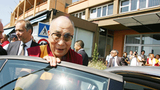 ༸གོང་ས་མཆོག་བཞུཌ་སྒར་དུ་ཞབས་སོར་འཁོད།