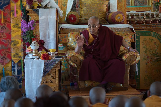 ༧གོང་ས་མཆོག་ནས་ལ་དྭགས་ཀྱི་བཙུན་མ་ཚོར་བཀའ་སློབ་གནང་བ།