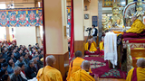 ཝེཏ་ནཱམ་དད་ལྡན་ཆོས་ཞུ་བར་གསུང་ཆོས་སྩལ།
