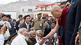 ལ་དཌ་སུ་གོད་ཆག་ཕོག་པར་ཐུཌ་སྨོན་གསོལ་འདེབས།