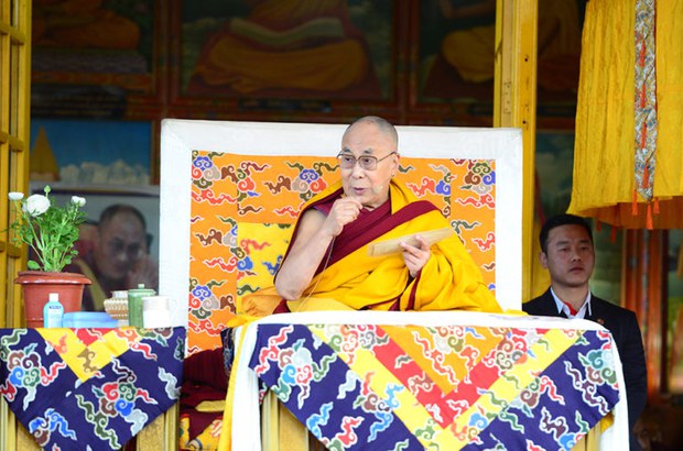 སྤྱི་ནོར་༧གོང་ས་སྐྱབས་མགོན་ཆེན་པོ་མཆོག་གི་སྐུ་ཕྱྭའི་ཞབས་རིམ་མུ་མཐུད་དུ་སྒྲུབ་བཞིན་པ།