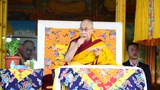 སྤྱི་ནོར་༧གོང་ས་སྐྱབས་མགོན་ཆེན་པོ་མཆོག་གི་སྐུ་ཕྱྭའི་ཞབས་རིམ་མུ་མཐུད་དུ་སྒྲུབ་བཞིན་པ།