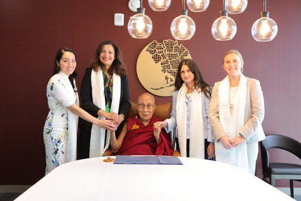 ༧སྤྱི་ནོར་༸གོང་ས་སྐྱབས་མགོན་ཆེན་པོ་མཆོག་གི་ཟླ་བ་གཉིས་རིང་ཀྱི་མཛད་པ། ༧སྤྱི་ནོར་༸གོང་ས་སྐྱབས་མགོན་ཆེན་པོ་མཆོག་གི་ཟླ་བ་གཉིས་རིང་ཀྱི་མཛད་པ།