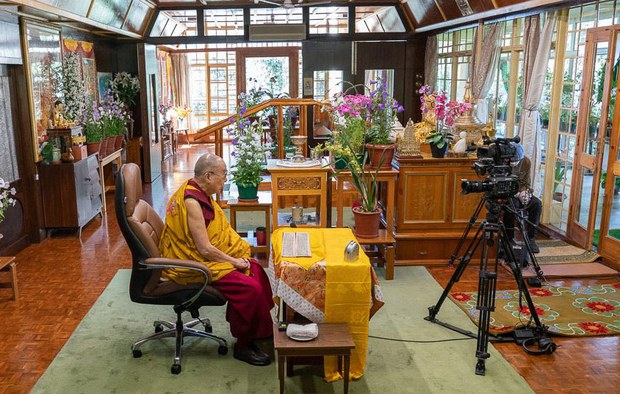 དཀའ་ངལ་ཁྲོད་སེམས་མ་ཞུམ་པར་སྙིང་སྟོབས་དགོས་པ། དཀའ་ངལ་ཁྲོད་སེམས་མ་ཞུམ་པར་སྙིང་སྟོབས་དགོས་པ།