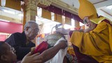 བྲག་གཡབ་མང་ཚོགས་ནས་༸གོང་ས་མཆོག་ལ་བརྟན་བཞུགས།