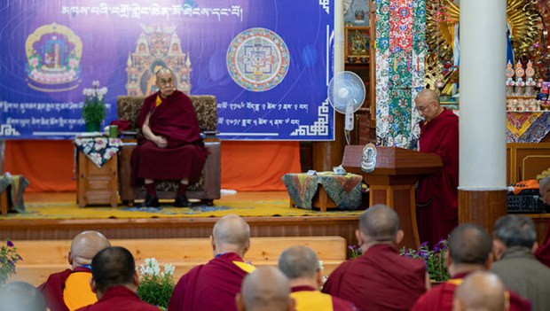 དུས་འཁོར་བགྲོ་གླེང་དང་ནང་ཆོས་སློབ་གཉེར། དུས་འཁོར་བགྲོ་གླེང་དང་ནང་ཆོས་སློབ་གཉེར།