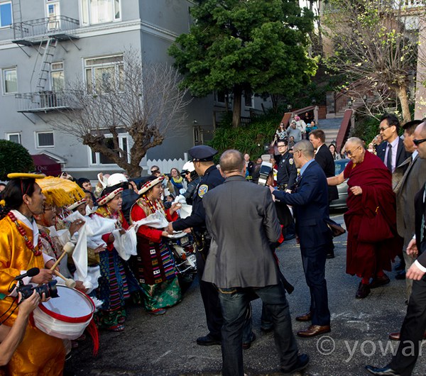 ༸གོང་ས་ཨ་རིའི་གྲོང་ཁྱེར་སེན་ཕ་རན་སིས་ཀོ་རུ་ཞབས་སོར་འཁོད་གནང་ཡོད་པ། ༸གོང་ས་ཨ་རིའི་གྲོང་ཁྱེར་སེན་ཕ་རན་སིས་ཀོ་རུ་ཞབས་སོར་འཁོད་གནང་ཡོད་པ།