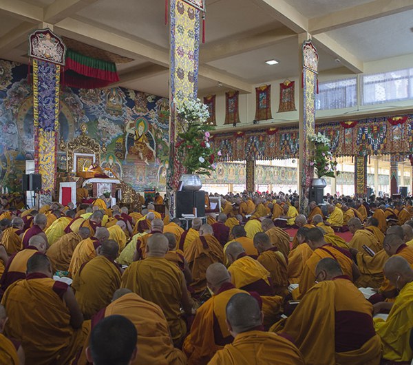 ཆོས་ལུགས་ཕན་ཚུན་བར་གུས་ཞབས་དགོས།